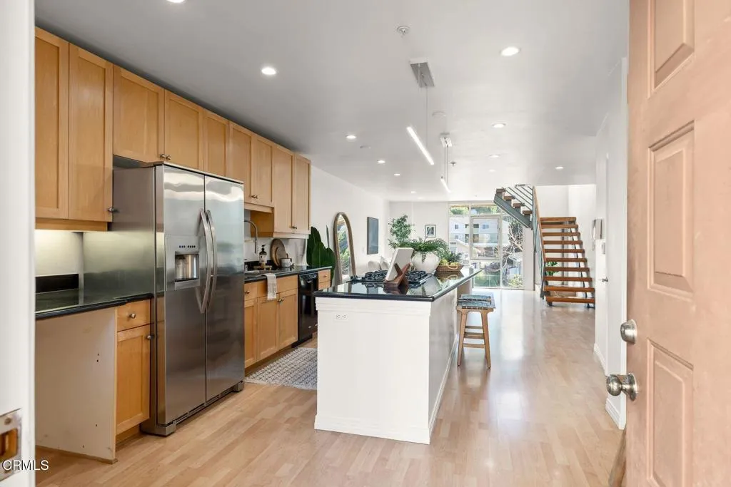 285 N Ventura Avenue 5, Ventura, California 93001 home-pic-7