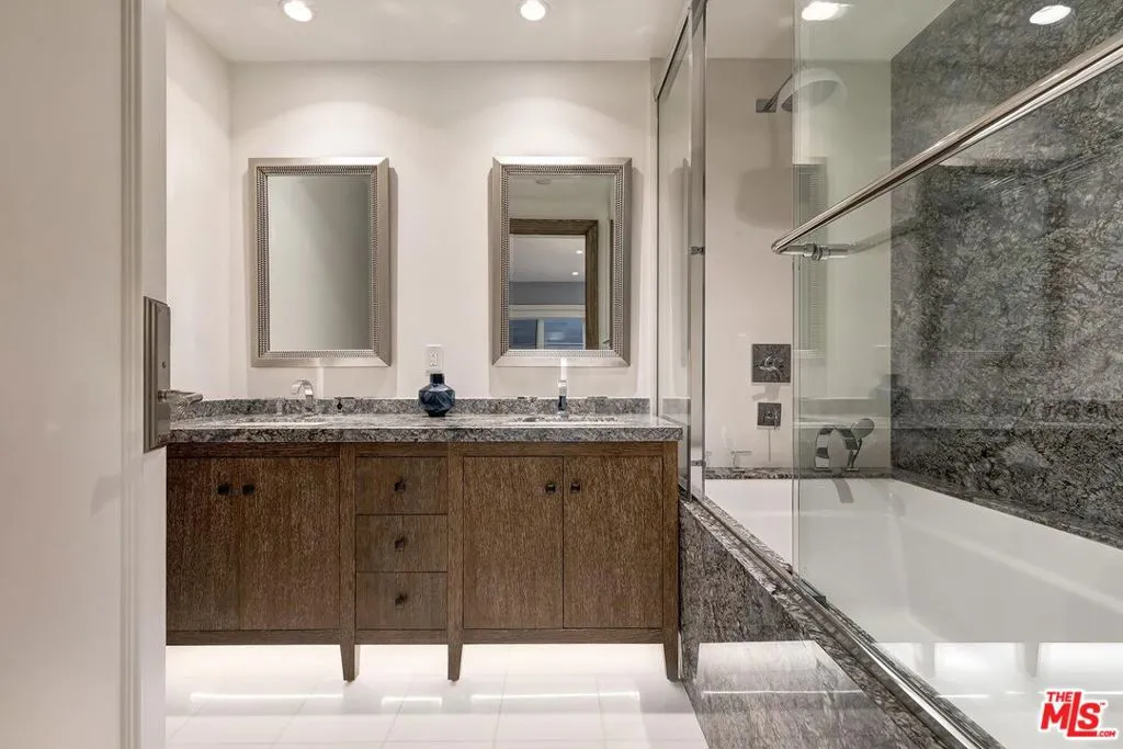 610 N Rodeo Drive, Beverly Hills, California 90210 home-pic-31