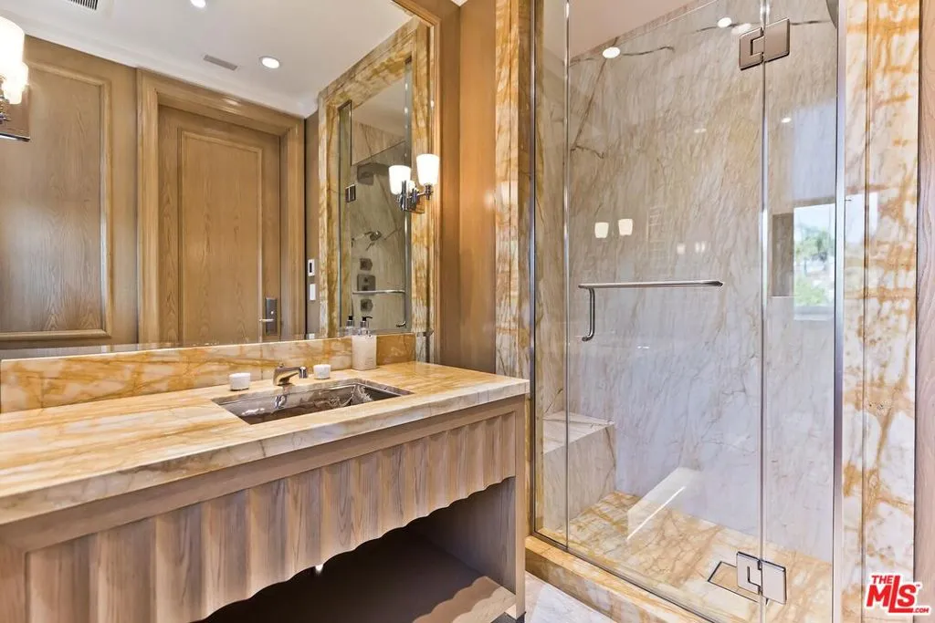 610 N Rodeo Drive, Beverly Hills, California 90210 home-pic-21