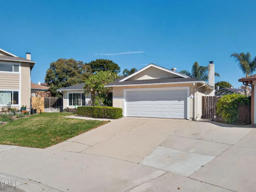 7451 Marmota Court, Ventura, California 93003 home-pic-2