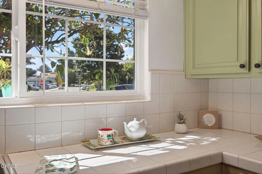 7451 Marmota Court, Ventura, California 93003 home-pic-22