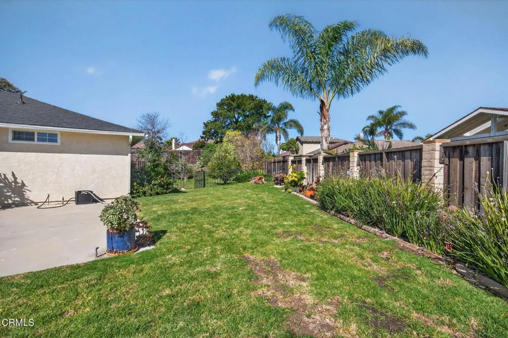 7451 Marmota Court, Ventura, California 93003 home-pic-36