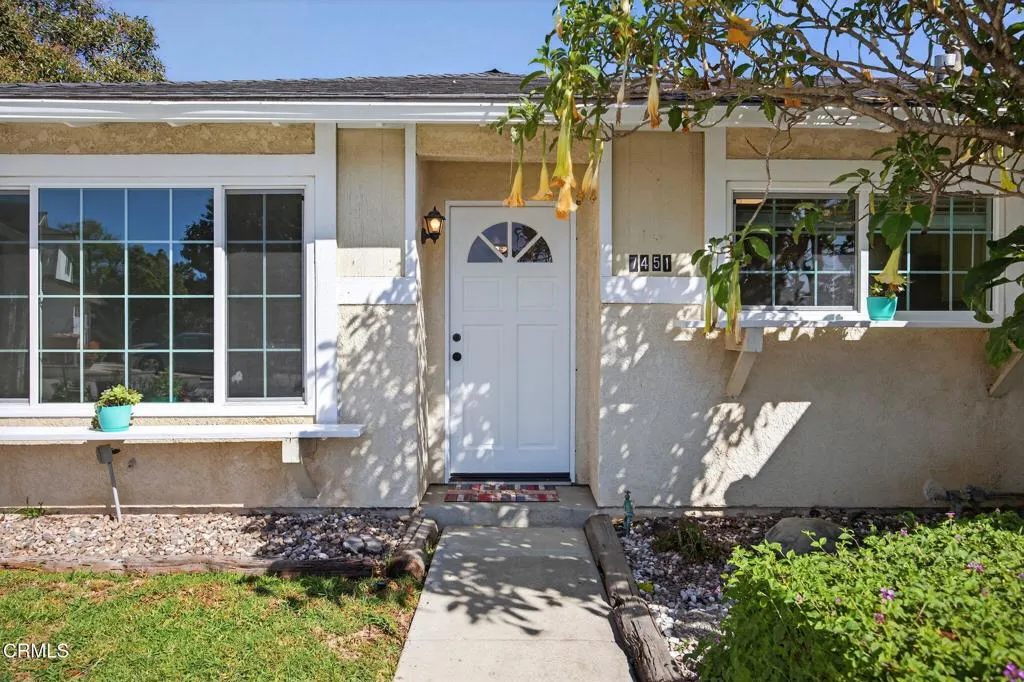 7451 Marmota Court, Ventura, California 93003 home-pic-4