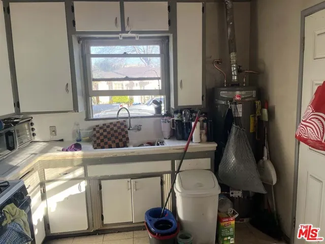 Unit 714 Kitchen