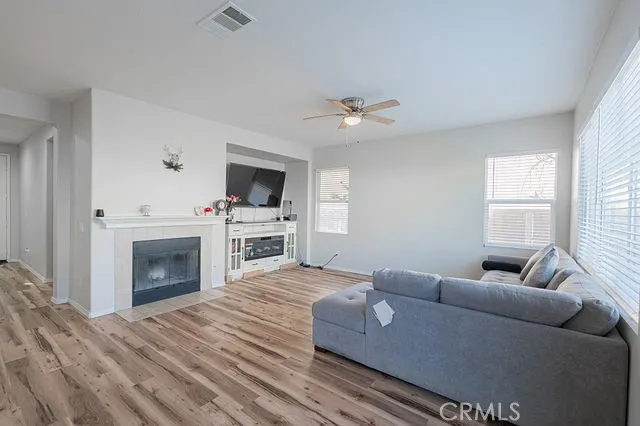 2865 Placentia, San Jacinto, California 92582 home-pic-5