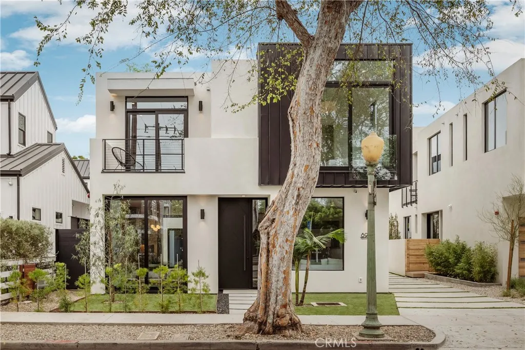 8902 Hubbard St, Culver City, California 90232 home-pic-1