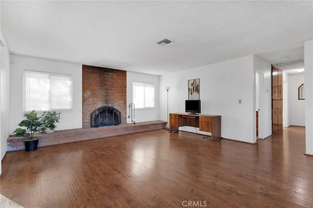 7946 Gaylop Avenue, Hesperia, California 92345 home-pic-4