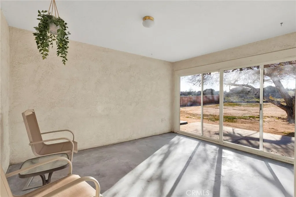 7946 Gaylop Avenue, Hesperia, California 92345 home-pic-16