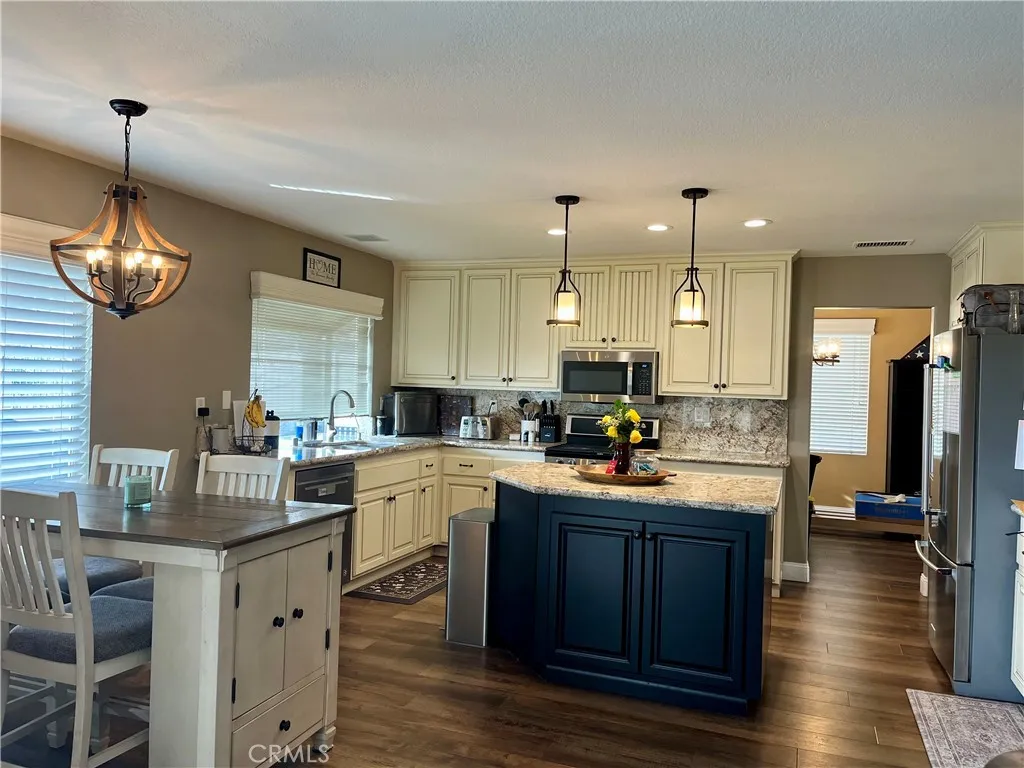 34974 Willow Springs, Yucaipa, California 92399 home-pic-2
