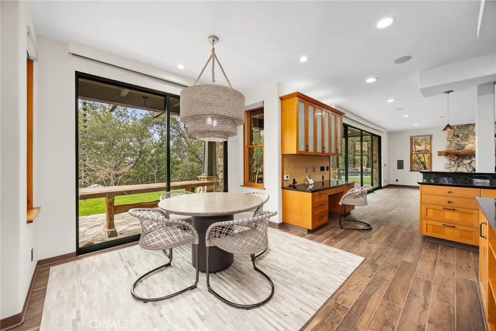 5310 Linda Vista, La Canada Flintridge, California 91011 home-pic-18