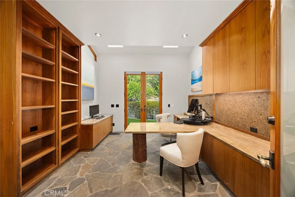5310 Linda Vista, La Canada Flintridge, California 91011 home-pic-23