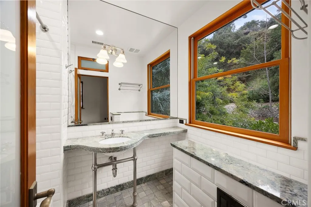 5310 Linda Vista, La Canada Flintridge, California 91011 home-pic-32