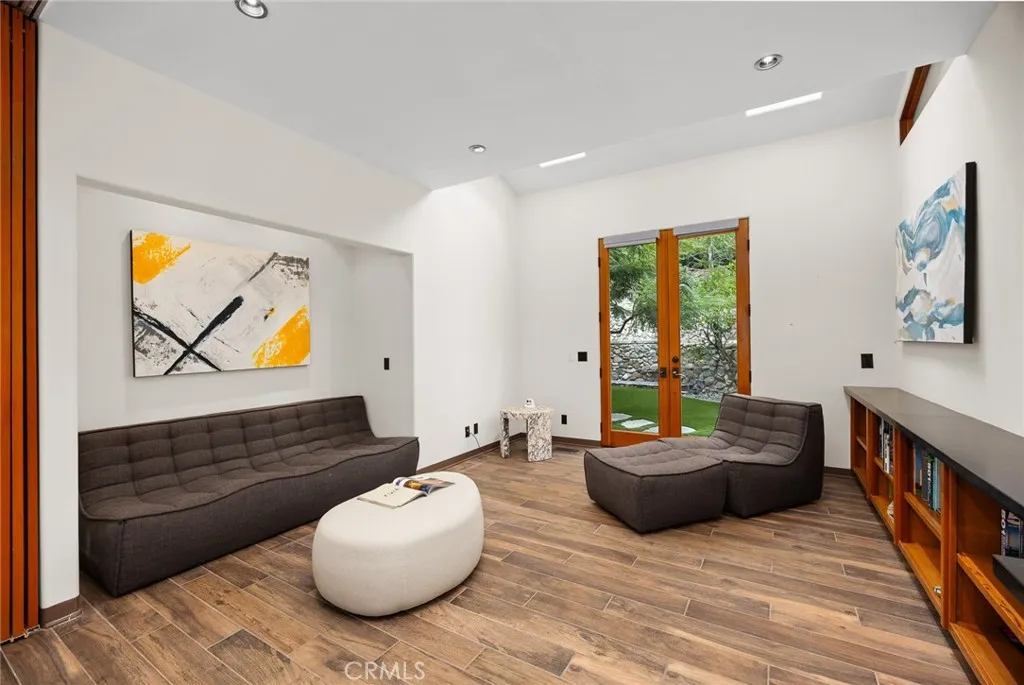 5310 Linda Vista, La Canada Flintridge, California 91011 home-pic-22
