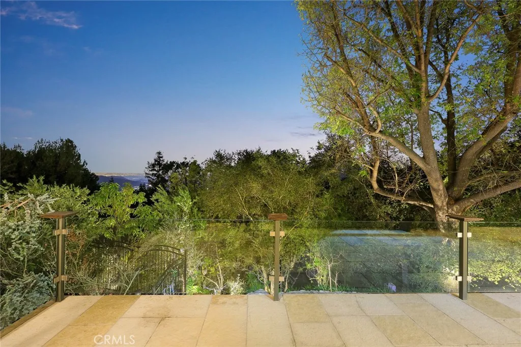 5310 Linda Vista, La Canada Flintridge, California 91011 home-pic-37