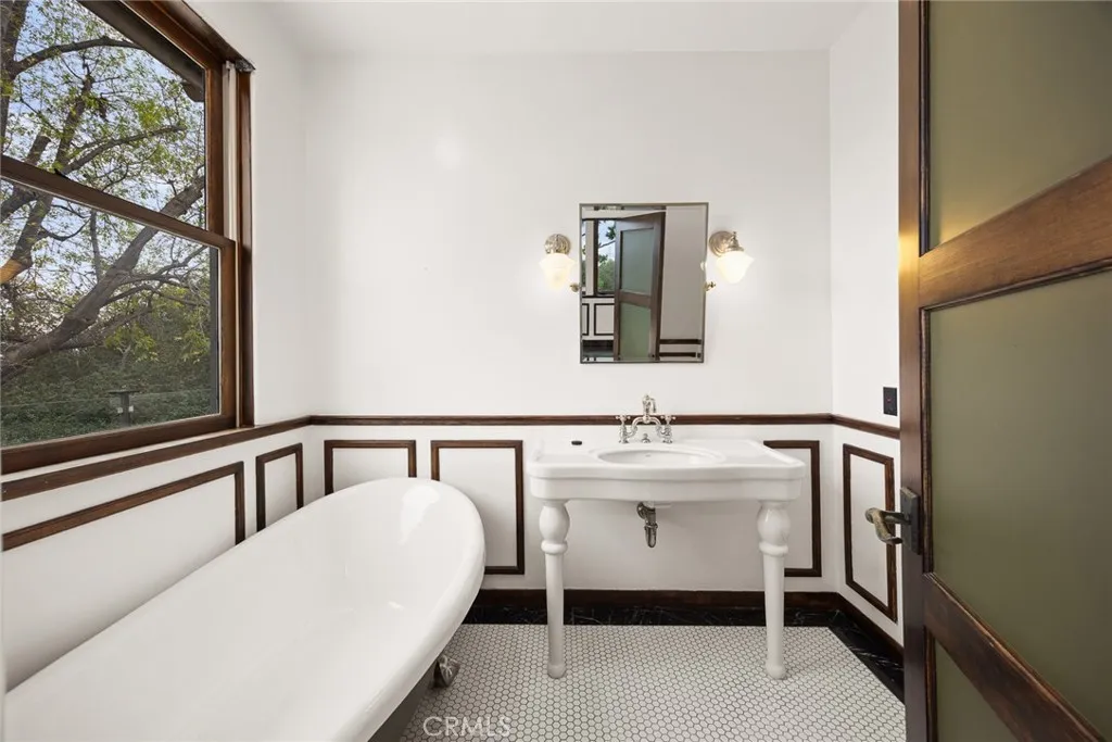 5310 Linda Vista, La Canada Flintridge, California 91011 home-pic-29