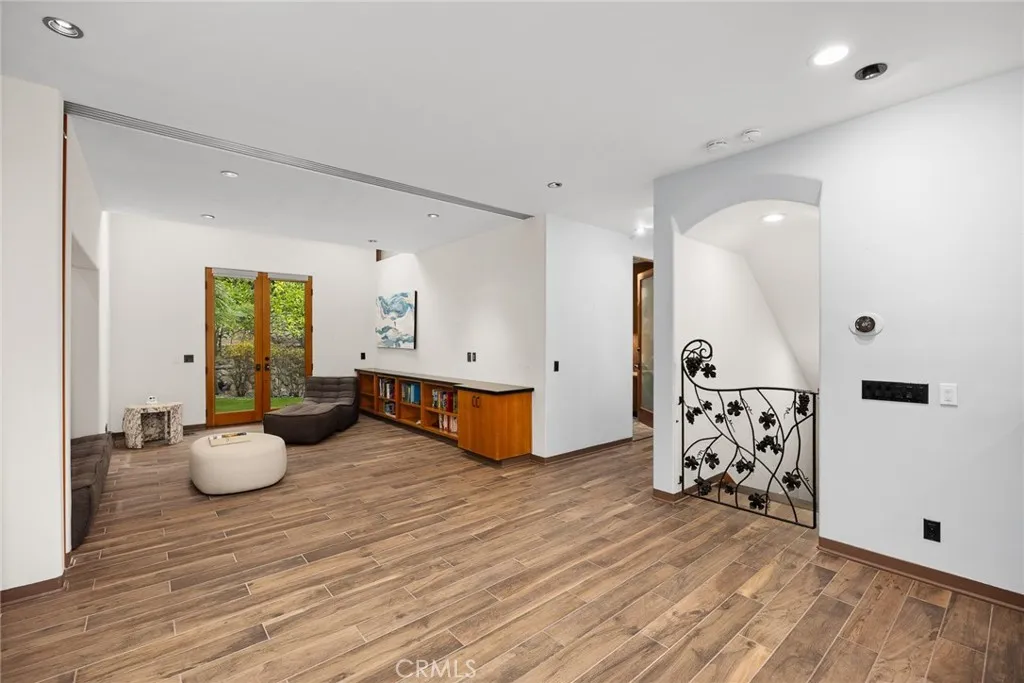 5310 Linda Vista, La Canada Flintridge, California 91011 home-pic-21