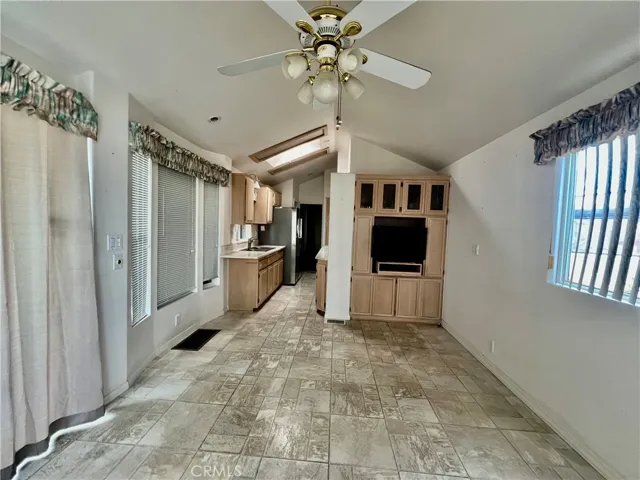 1295 S Cawston 429, Hemet, California 92545