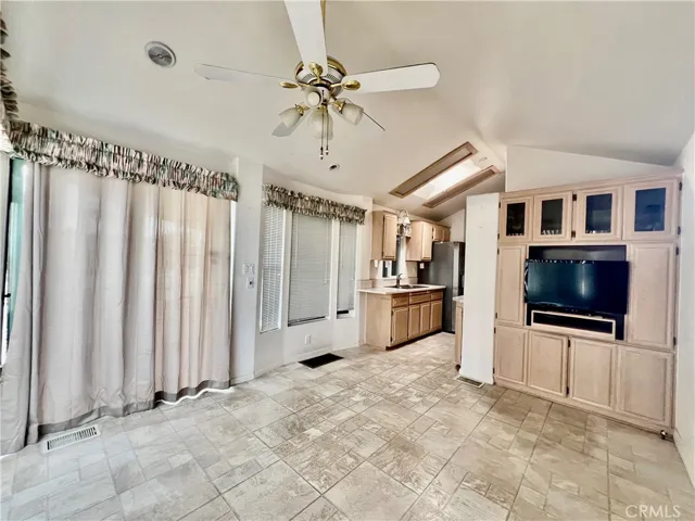1295 S Cawston 429, Hemet, California 92545