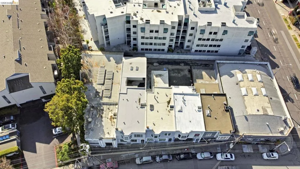 Aerial view of property's location with apartment complex