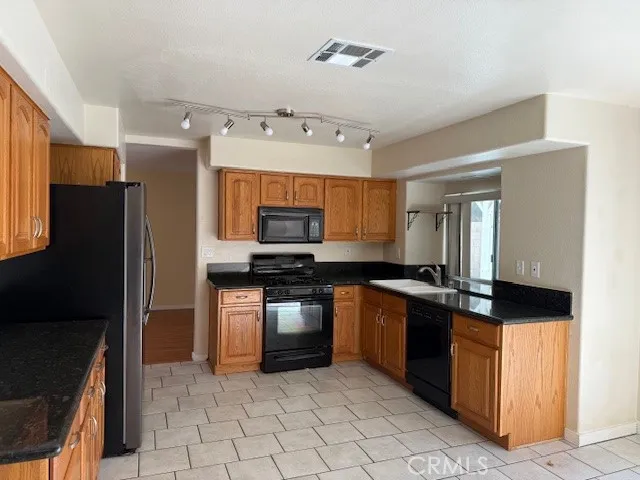 39451 Beacon, Palmdale, California 93551 home-pic-12