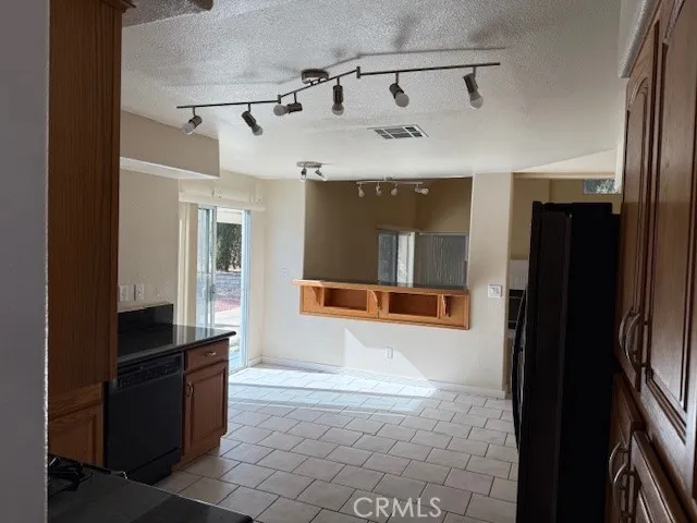 39451 Beacon, Palmdale, California 93551 home-pic-13