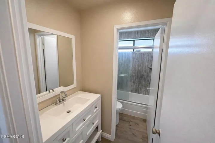 Bathroom Upstairs 1