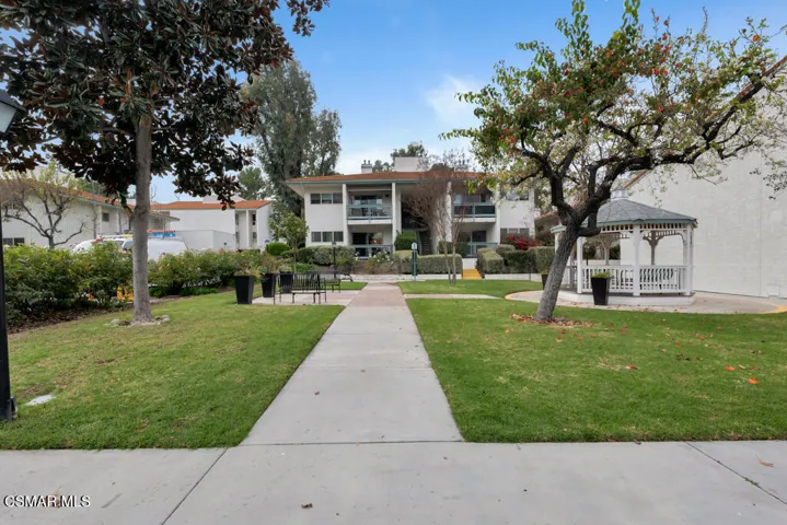 4642 Park Granada- HsHProd-3