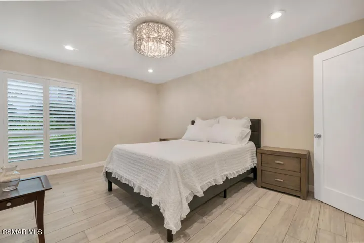 4642 Park Granada- HsHProd-22