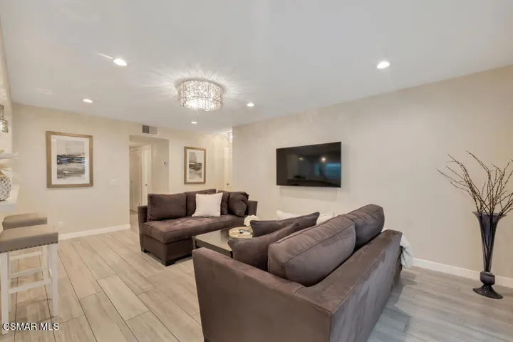 4642 Park Granada- HsHProd-13