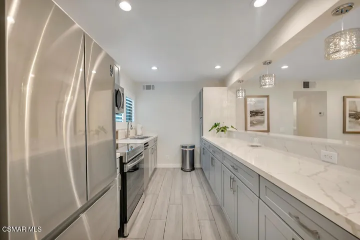 4642 Park Granada- HsHProd-15