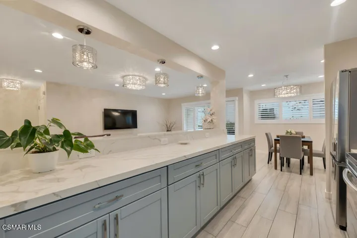 4642 Park Granada- HsHProd-17