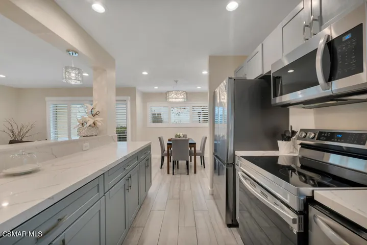 4642 Park Granada- HsHProd-18