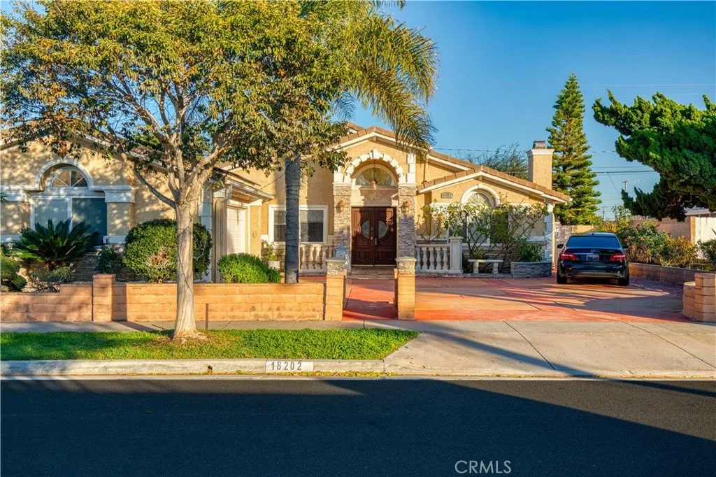 18202 Beach Boulevard, Huntington Beach, California 92648 home-pic-1
