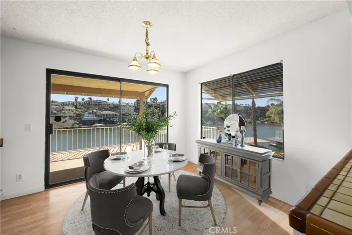 Virtually Staged Dining ARea