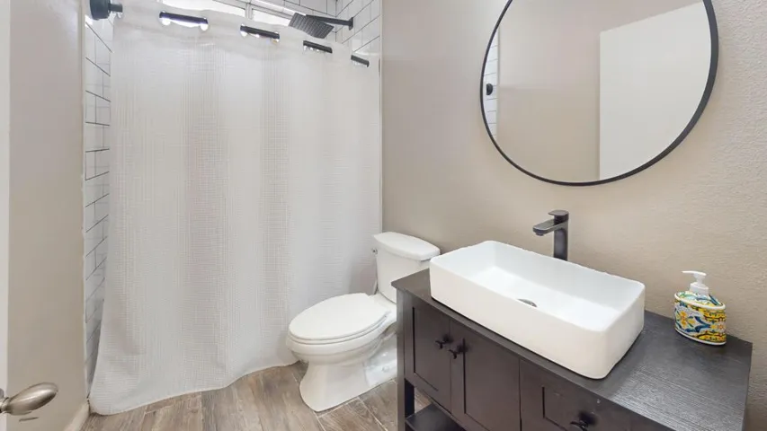 80318-Windsong-Bathroom