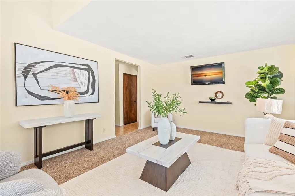 11425 Tiffany Lane, Moreno Valley, California 92557 home-pic-11