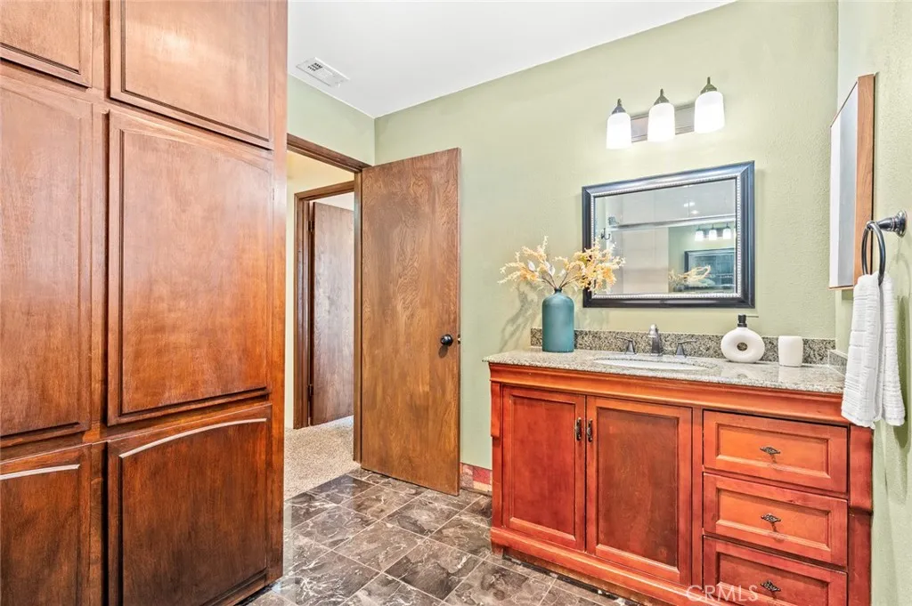 11425 Tiffany Lane, Moreno Valley, California 92557 home-pic-27