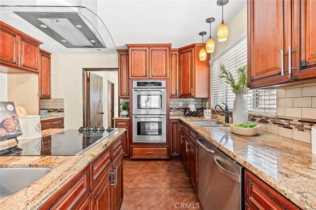 11425 Tiffany Lane, Moreno Valley, California 92557 home-pic-19