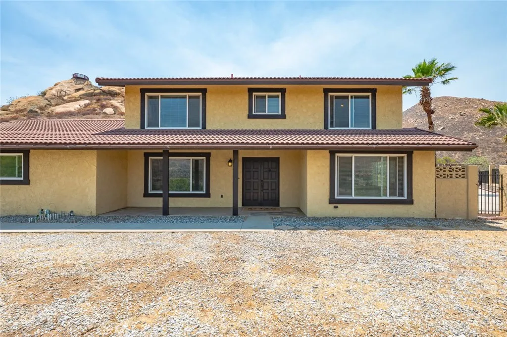11425 Tiffany Lane, Moreno Valley, California 92557 home-pic-3