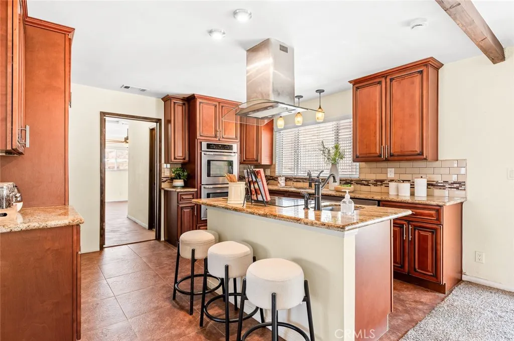 11425 Tiffany Lane, Moreno Valley, California 92557 home-pic-18