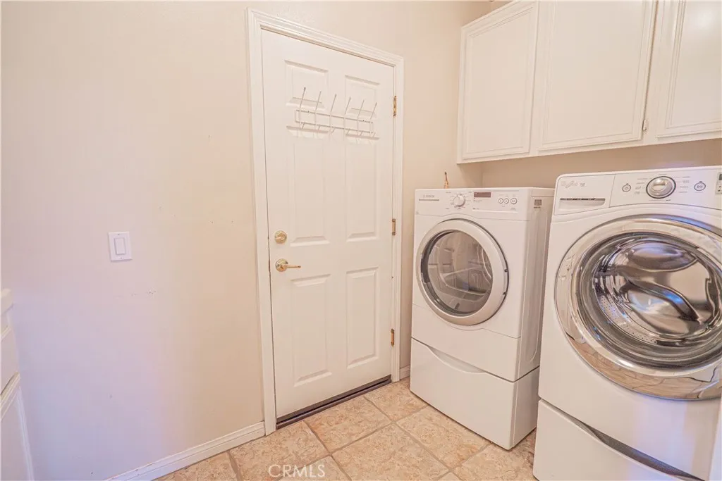 22440 Skylake Place, Saugus, California 91390 home-pic-19