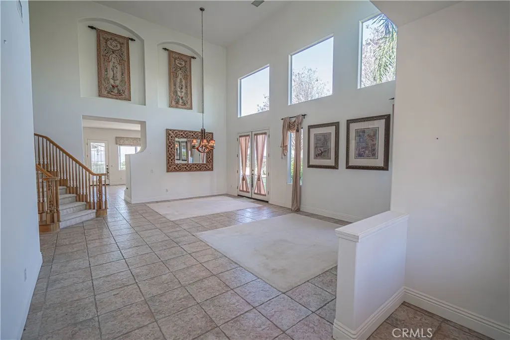 22440 Skylake Place, Saugus, California 91390 home-pic-2