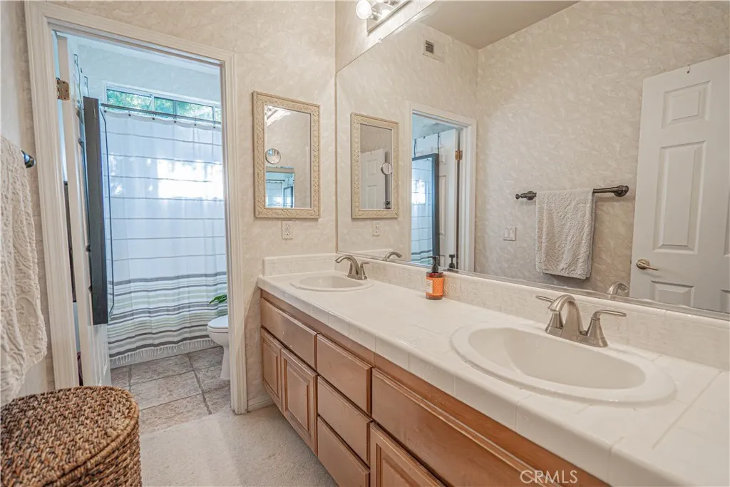 22440 Skylake Place, Saugus, California 91390 home-pic-27