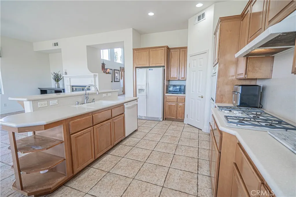 22440 Skylake Place, Saugus, California 91390 home-pic-15