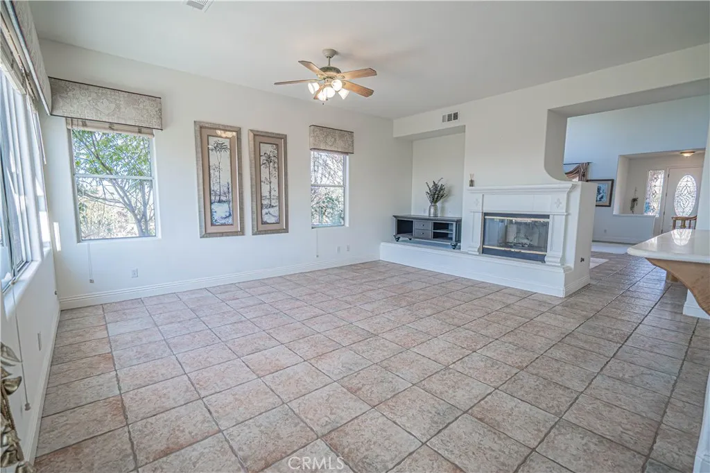 22440 Skylake Place, Saugus, California 91390 home-pic-16