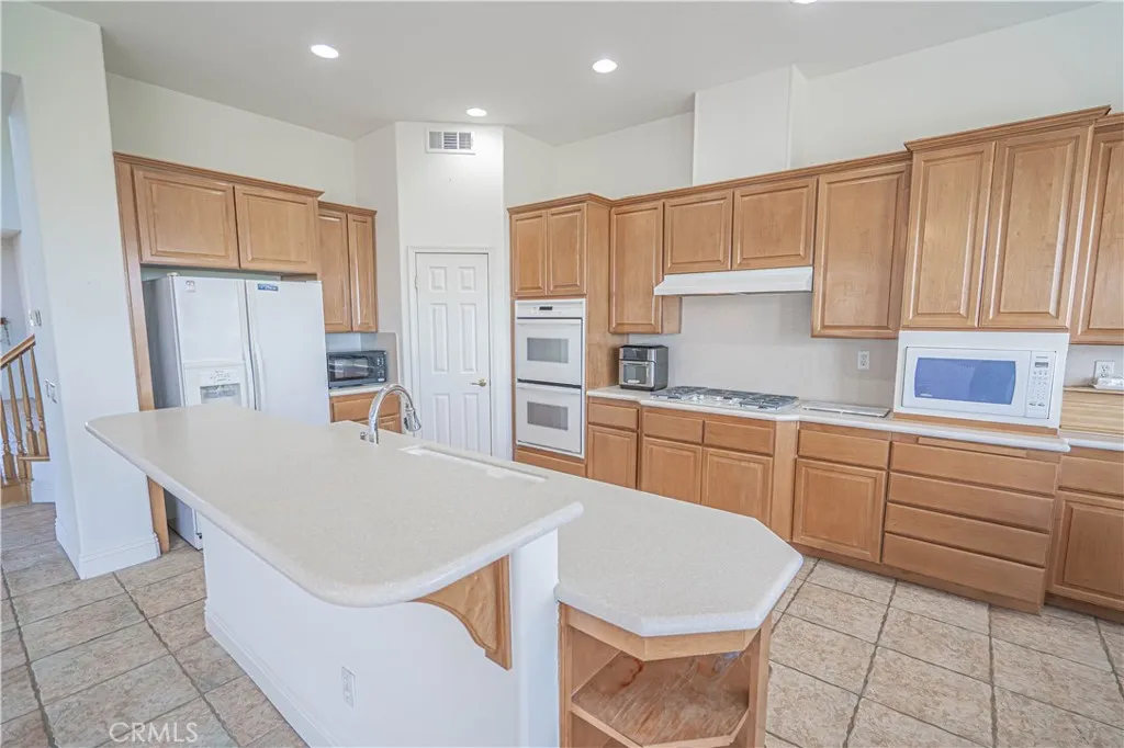 22440 Skylake Place, Saugus, California 91390 home-pic-11