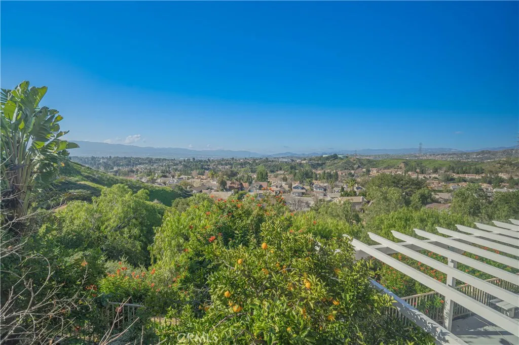 22440 Skylake Place, Saugus, California 91390 home-pic-32