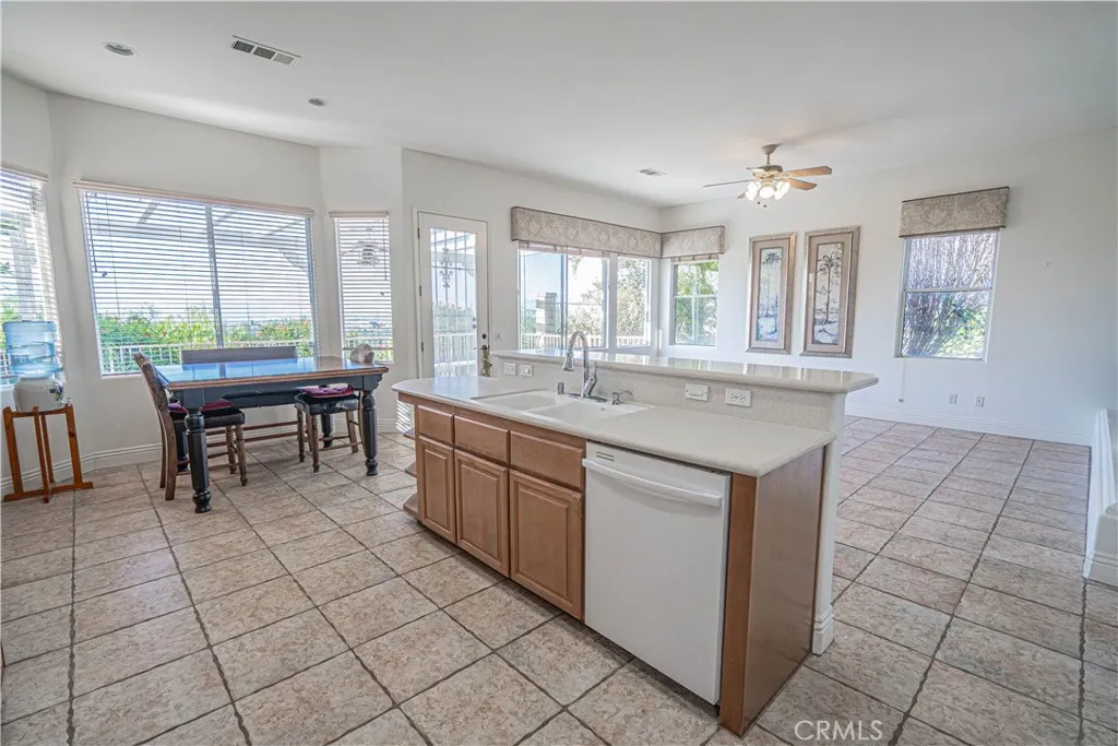 22440 Skylake Place, Saugus, California 91390 home-pic-13