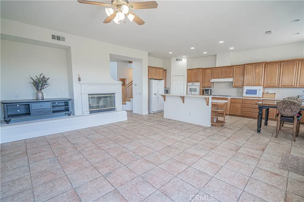 22440 Skylake Place, Saugus, California 91390 home-pic-10