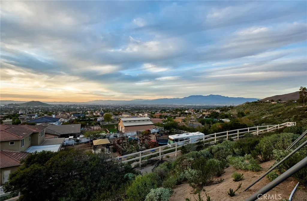 3070 Crestview Drive, Norco, California 92860 home-pic-20